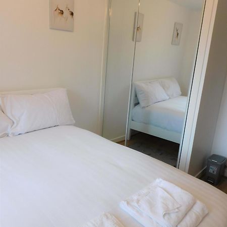 2 Bed Apt On Quiet Cul-De-Sac, Fab Location Paisley Eksteriør bilde